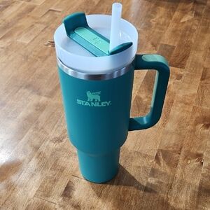 EUC Stanley Tumbler